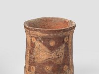 Ame Ker 161  Ame Ker 161, Peru, südlicher zentraler Andenraum (?), Lokalstil, Späte Zwischenperiode, ca. 1000-1440 n. Chr. (?),Becher, Ton, H 8,8 cm, Dm 7,2 cm : Museumsfoto: Claus Cordes, Bestandskatalog Ethnologie